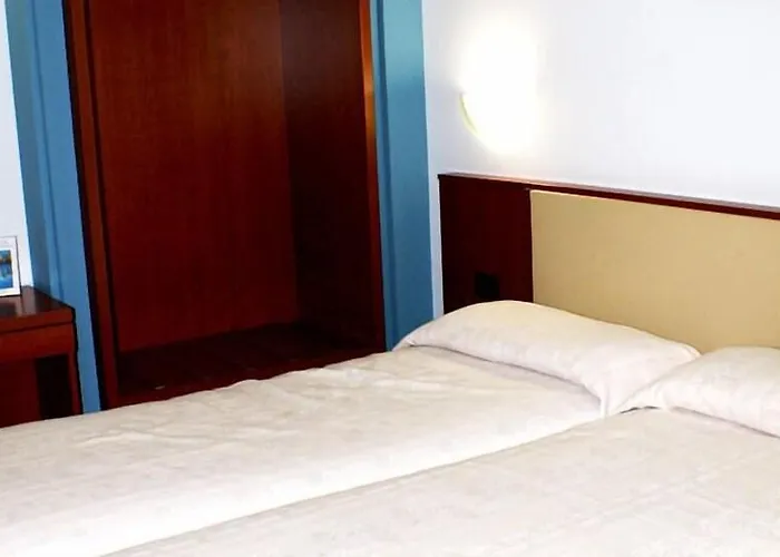 Eco Art Statuto Hotel 2*